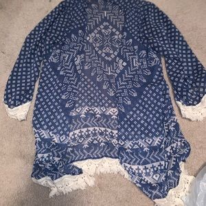 Fashion cardigan with lace trim